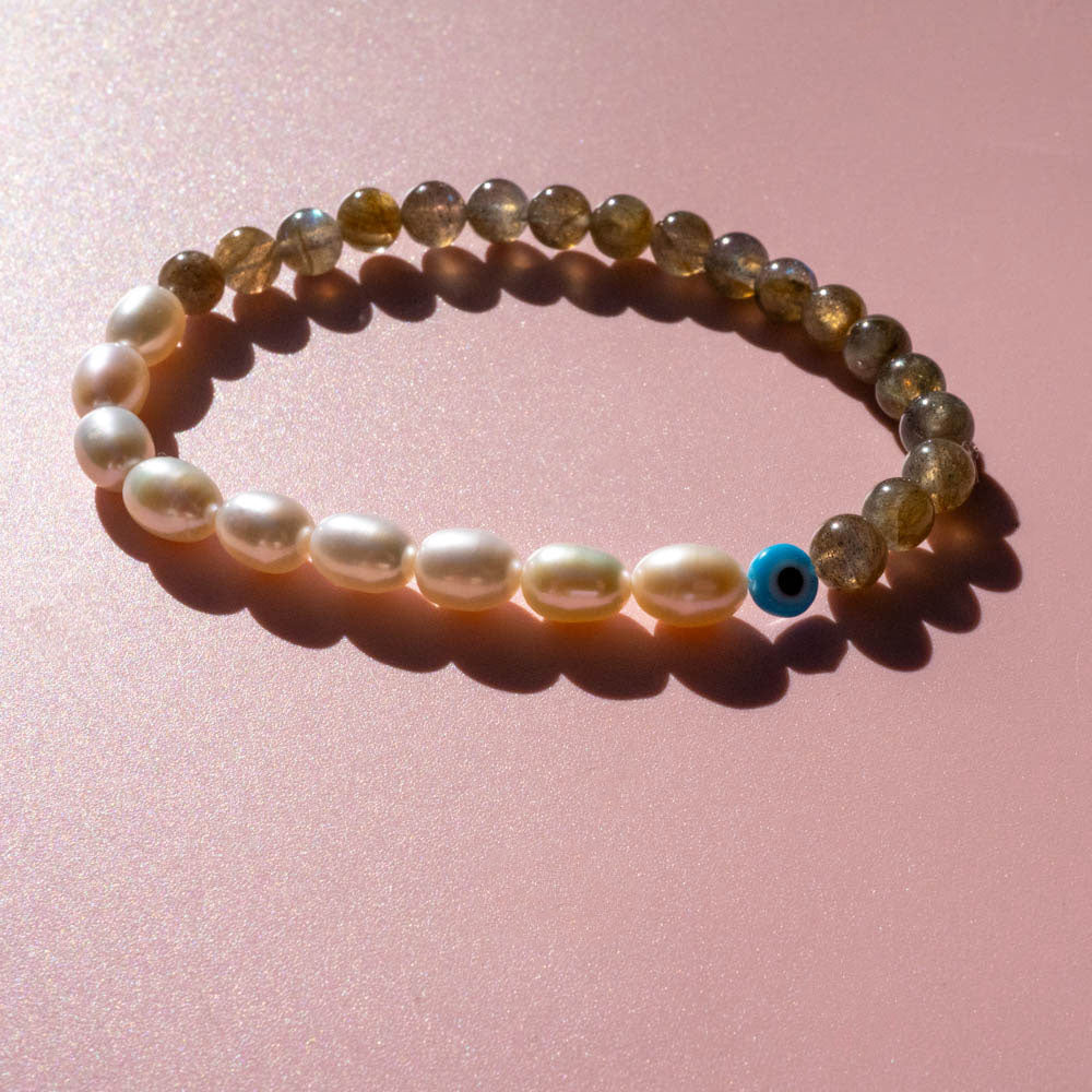 Labradorite and Freshwater Pearl beaded bracelet