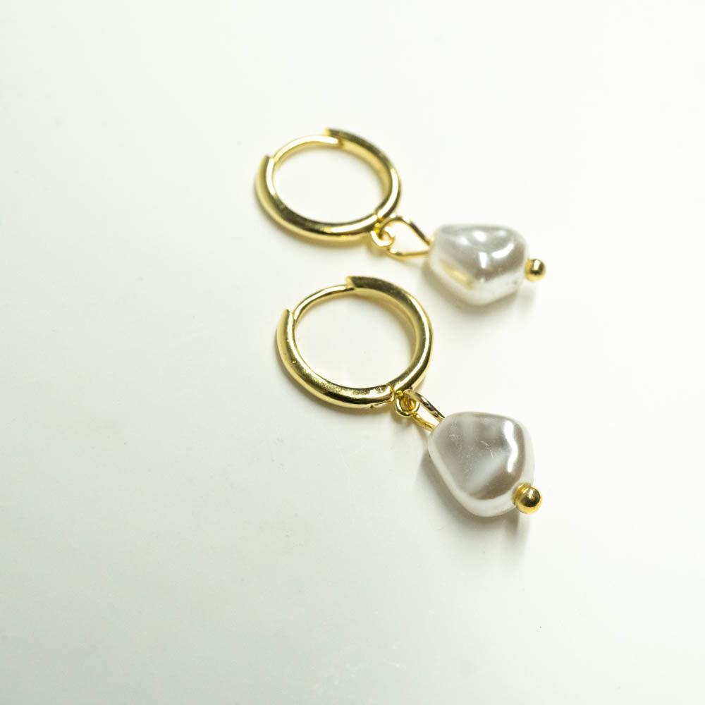 pearl gold hoops