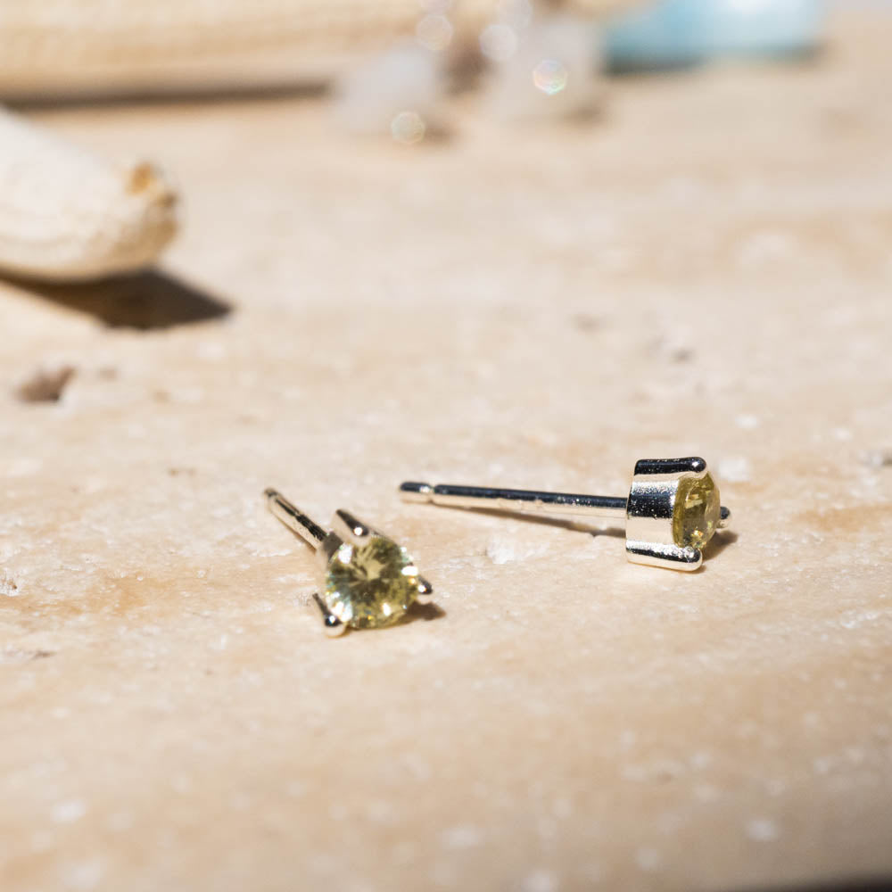 Peridot studs