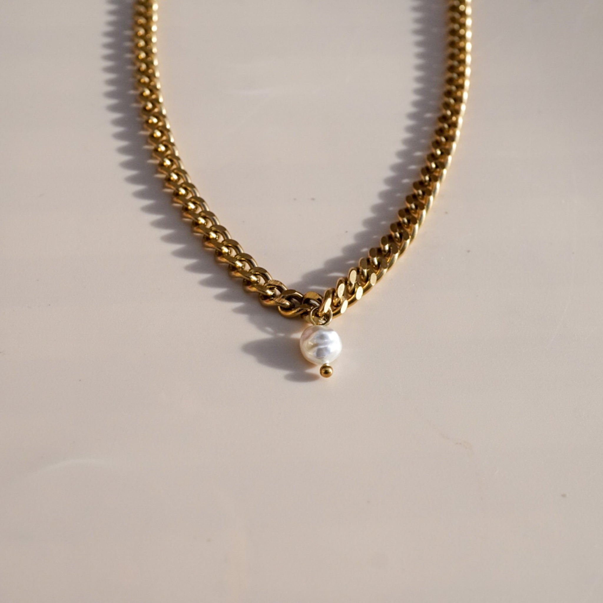 Chunky chain with pearl