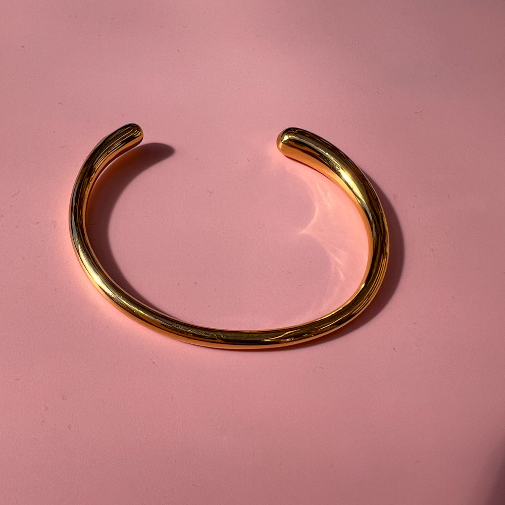 Gold bangle