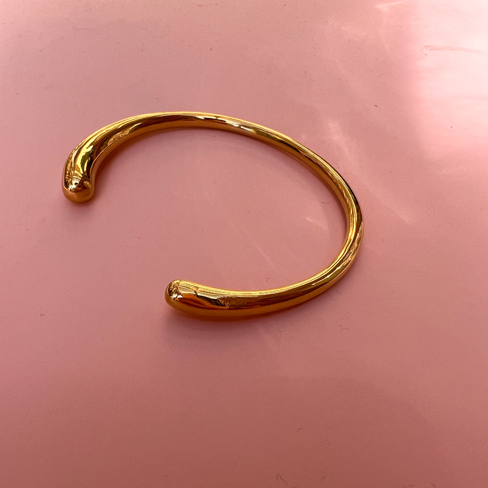 Gold bangle