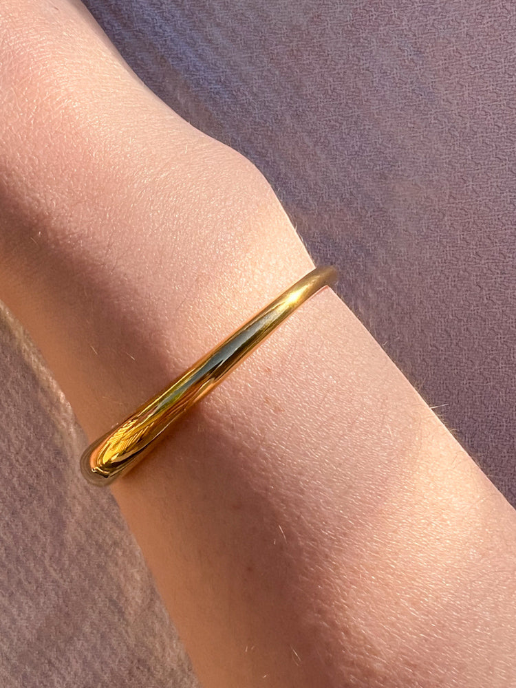 Gold bangle 