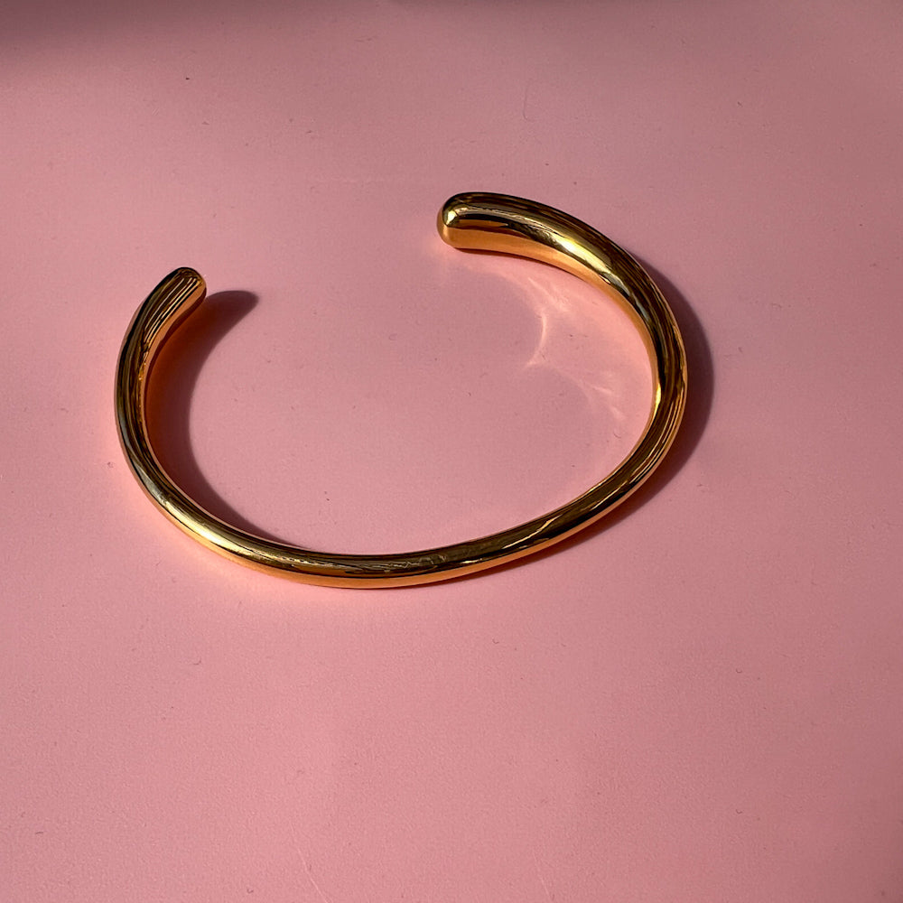 Gold bangle