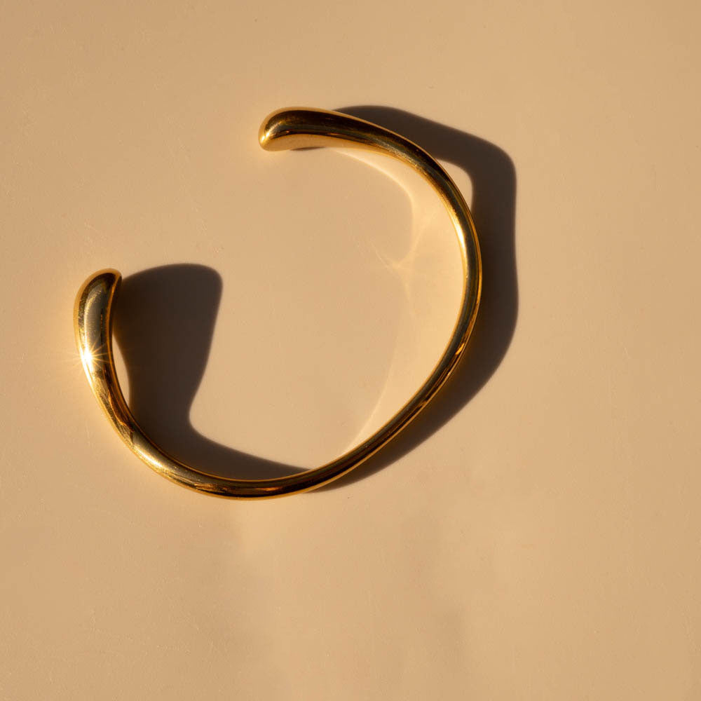 Remi wave bangle