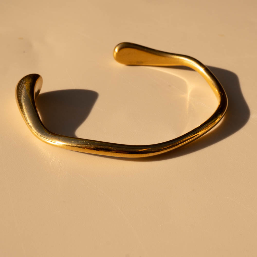 Remi wave bangle