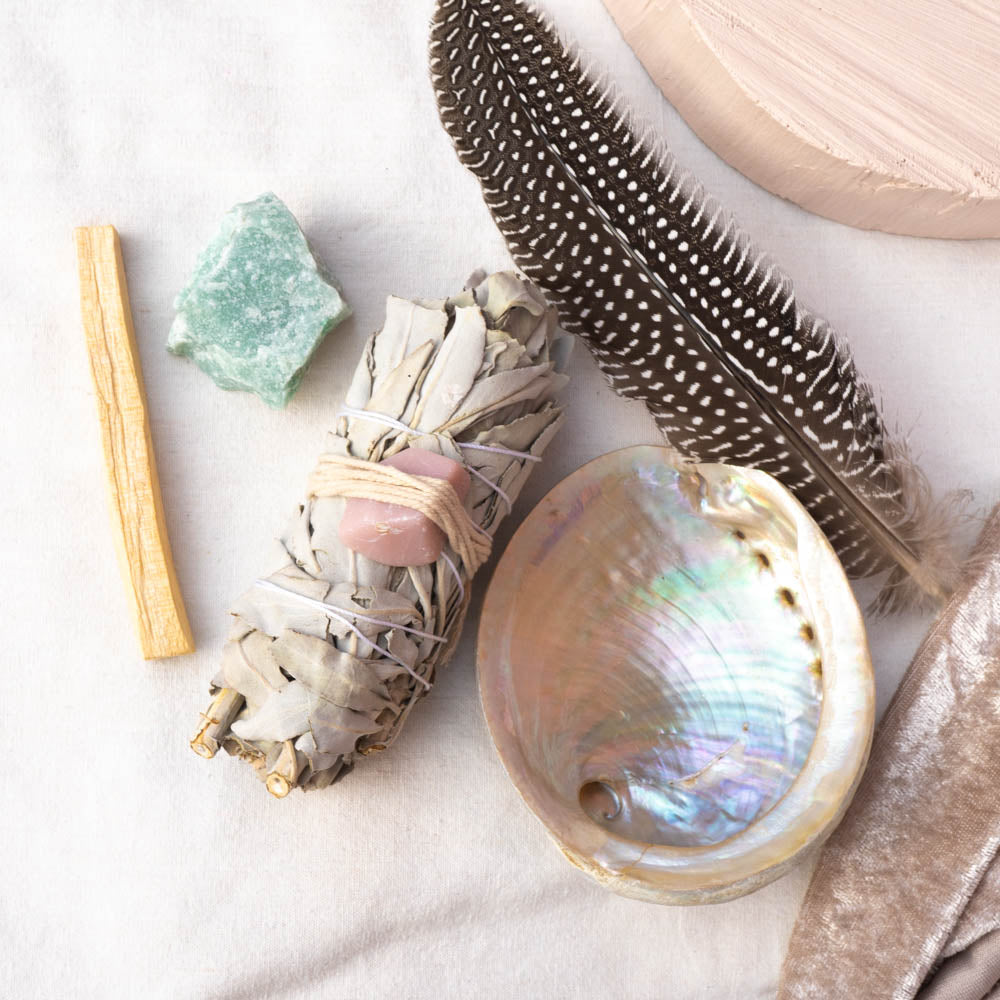 Libra smudge kit with shell