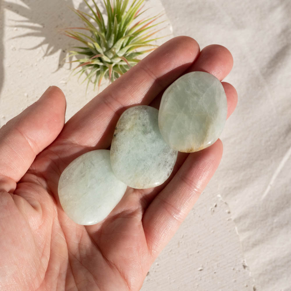 Aquamarine palm stone