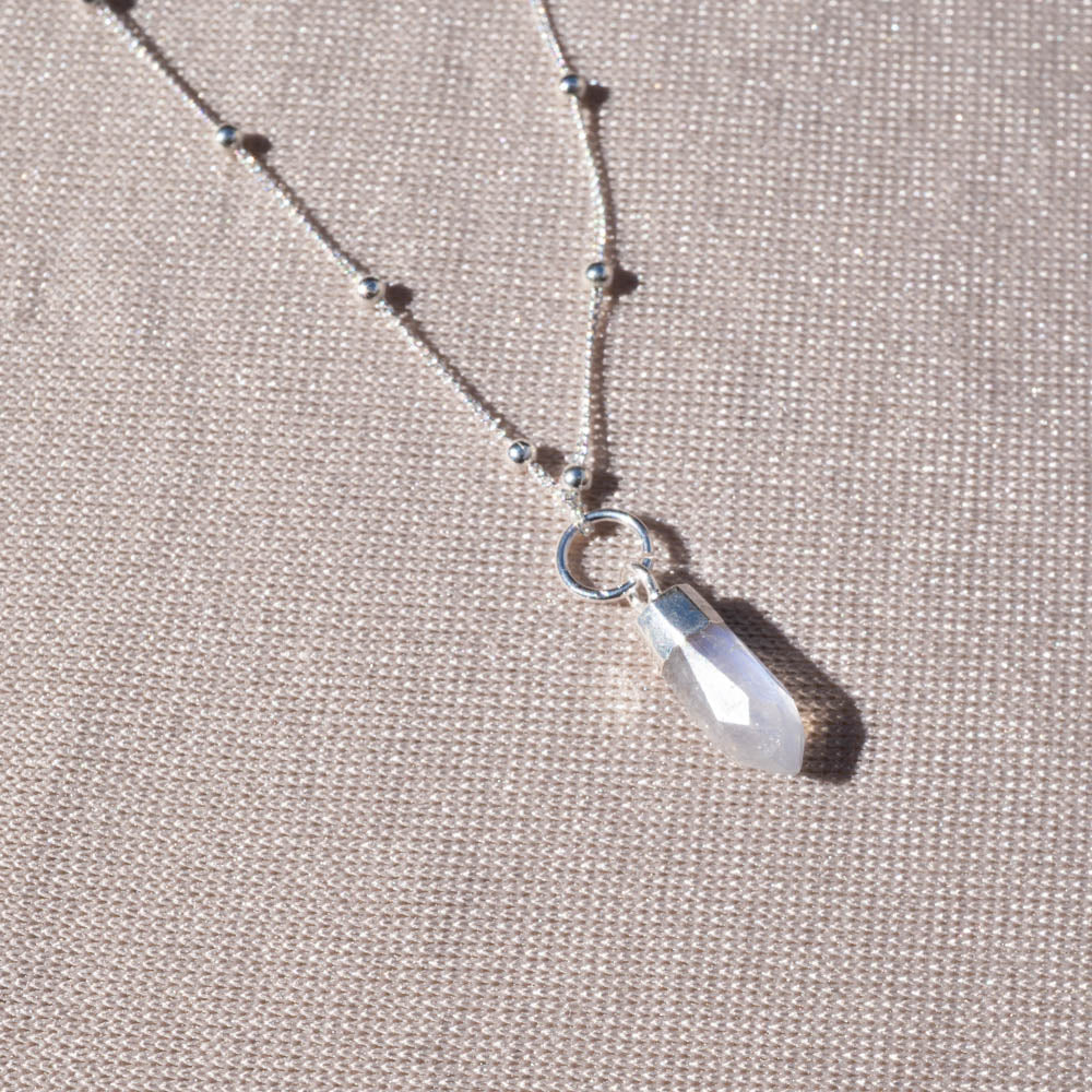 Fine curb necklace with oval moonstone - Von Treskow