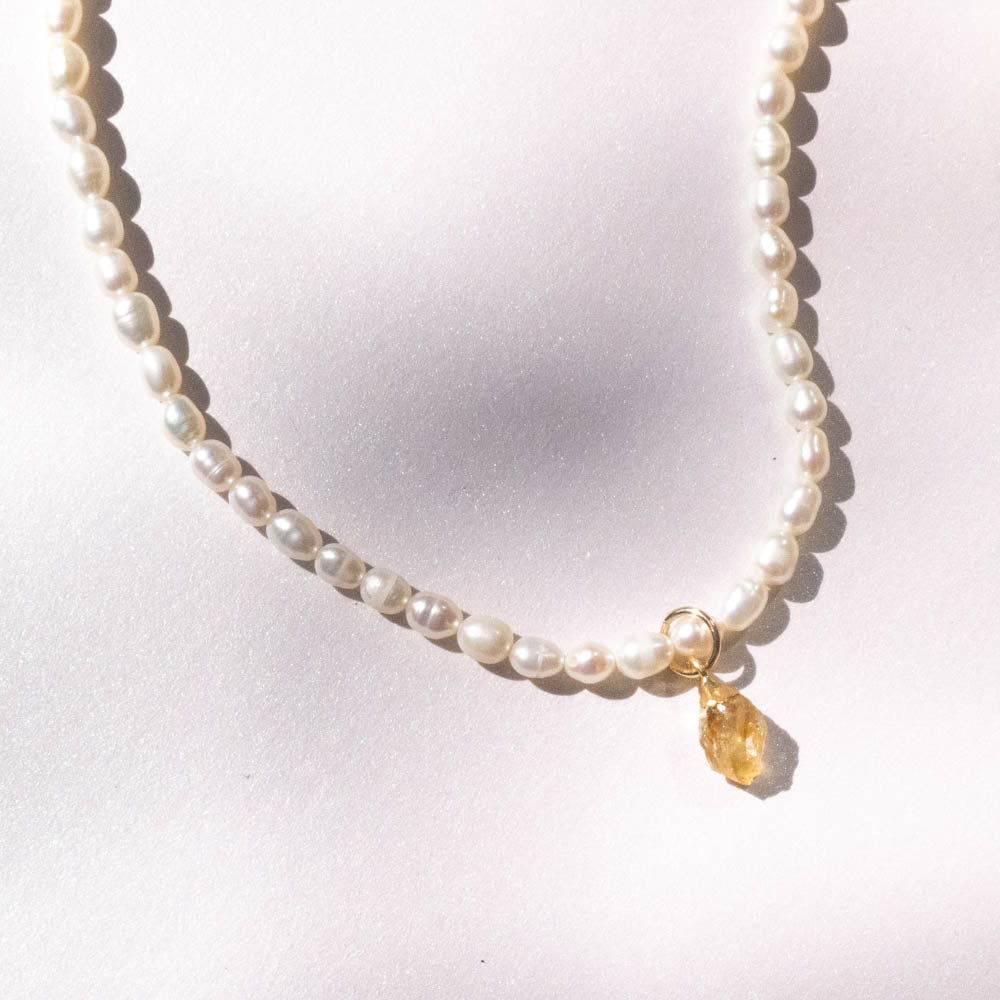Pearl necklace with citrine
