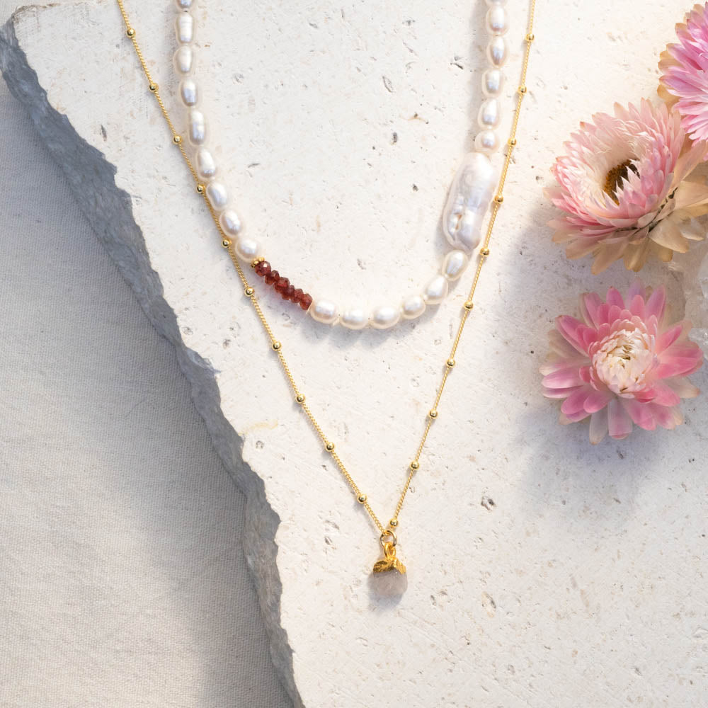 Rose quartz rough necklace with pearl necklace